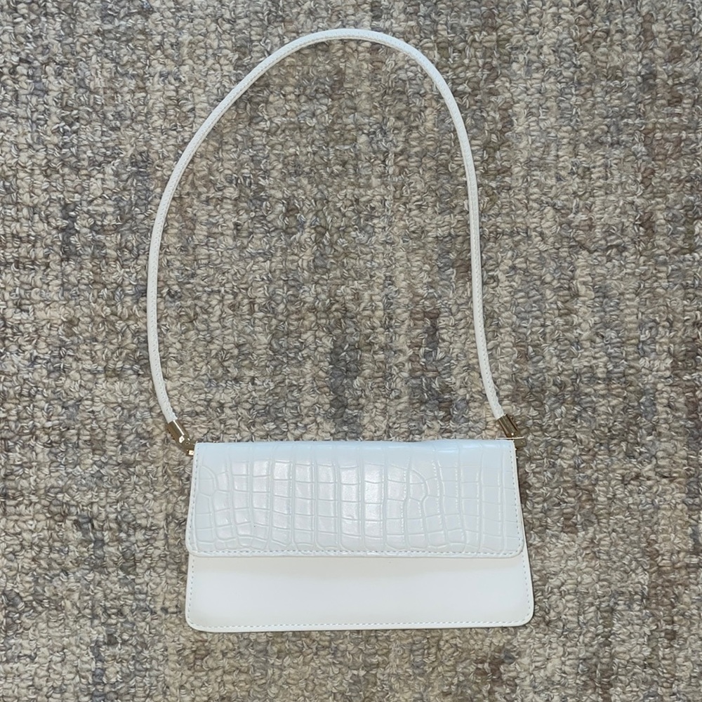 White purse *never used*